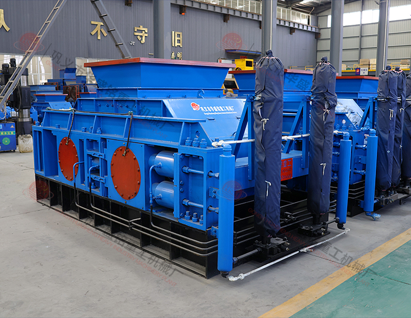 加工河卵石用什么破碎機(jī)，小型對輥制砂機(jī)報(bào)價(jià)是多少？