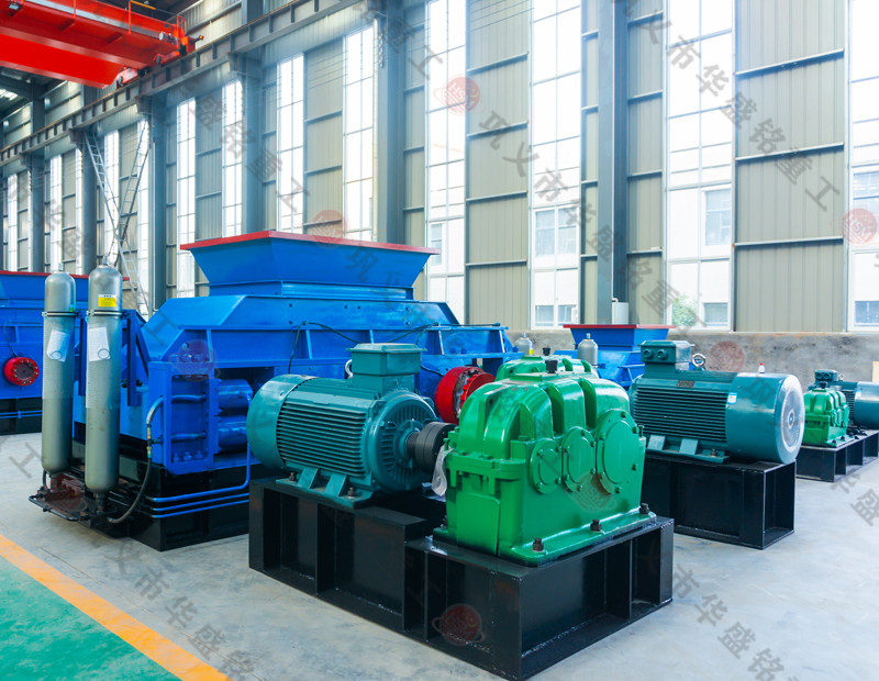 可將河卵石打成沙子的設(shè)備有哪些？對(duì)輥制砂機(jī)好用嗎？