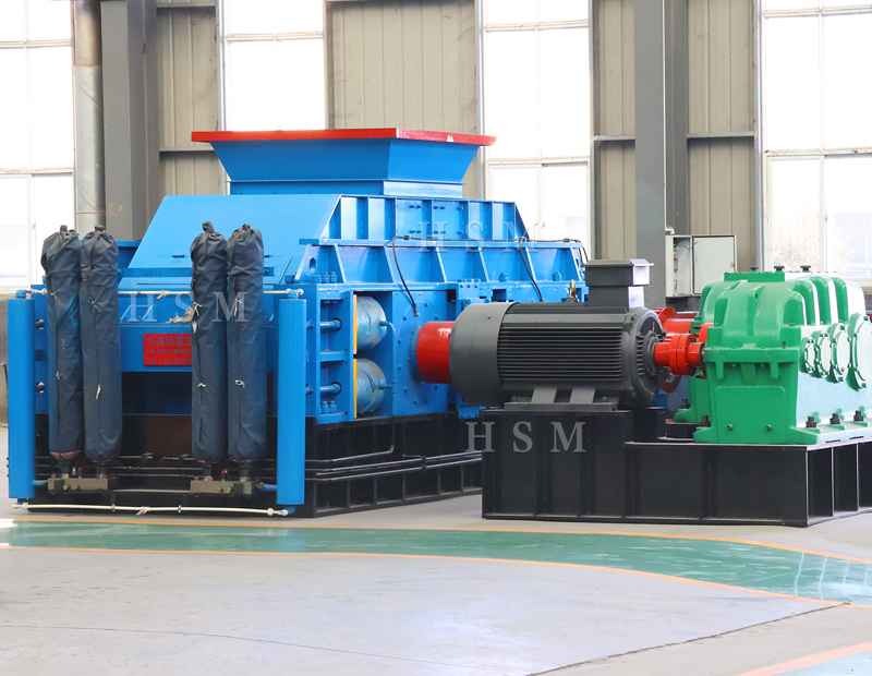 每小時產(chǎn)能約100-200噸對輥制砂機選哪種？